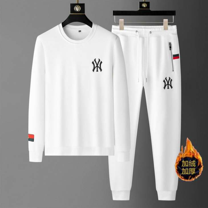 Picture of Gucci Sweater Suits _SKUGucciM-4XL25c0639996